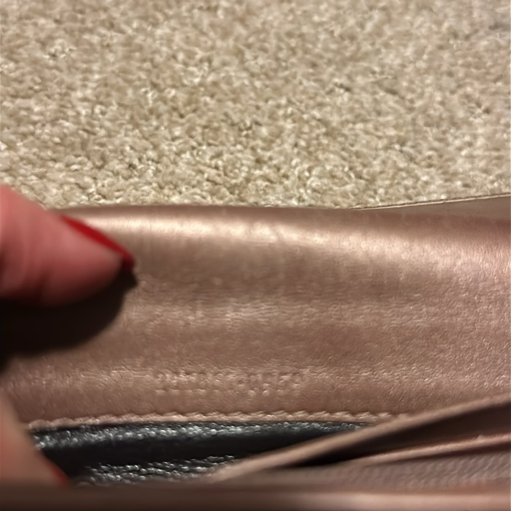 Gucci wallet

Original GG Canvas Lovely Heart Continental Wallet - Picture 6 of 7